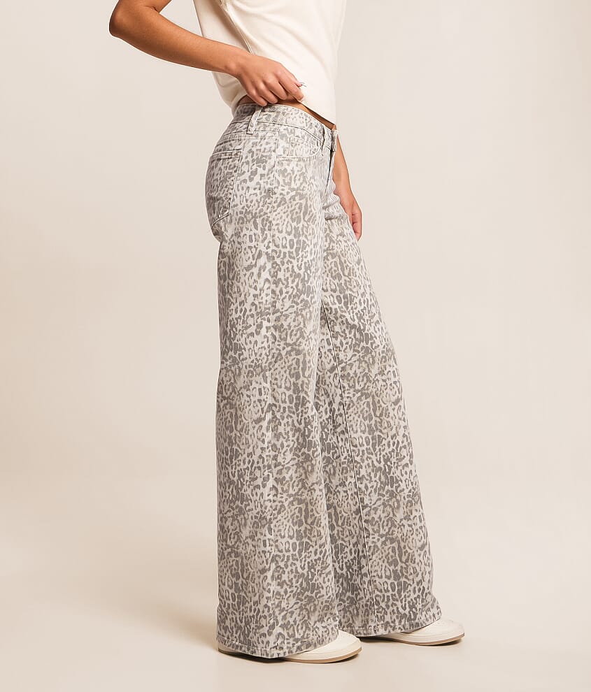 Rylee Wide Leg Leopard Print Jean