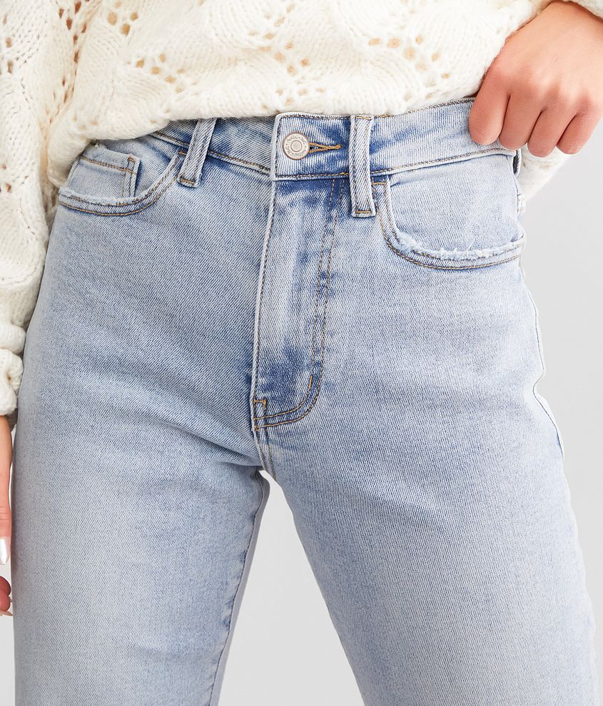 The Relaxed Straight Jean