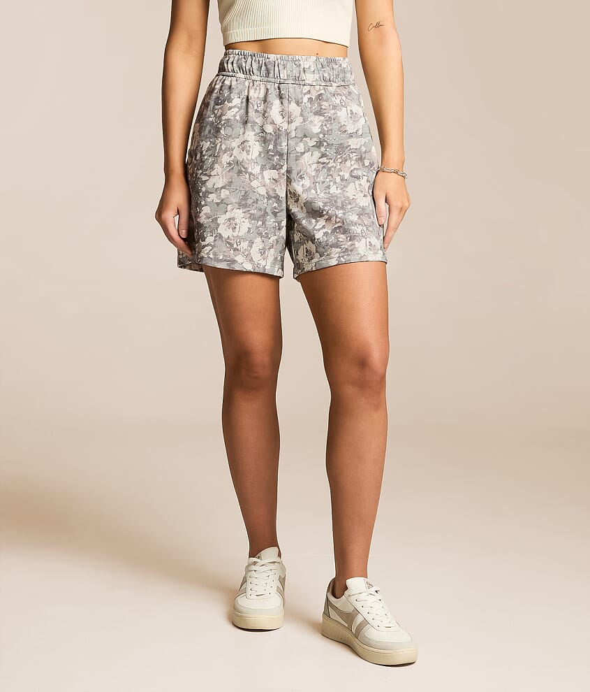 Camo Floral Short - thumbnail 2