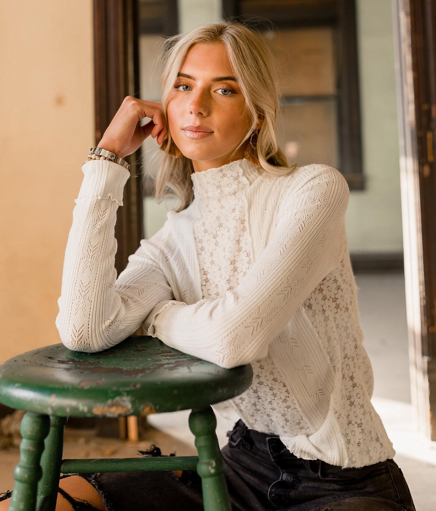 人気商品ランキング - Top Lace Pieced Gimmicks Women's White in Blouses & Shirts トップス
