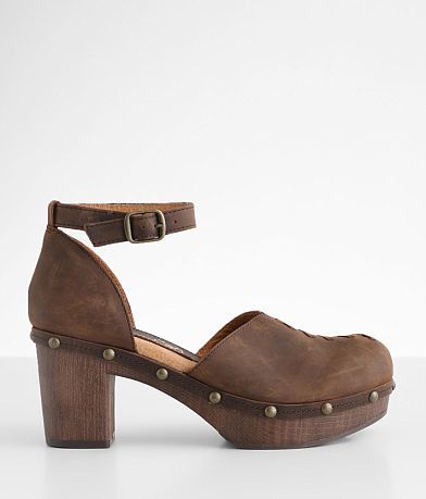 Sbicca Donerail Leather Heeled Clog misc detail 1 view
