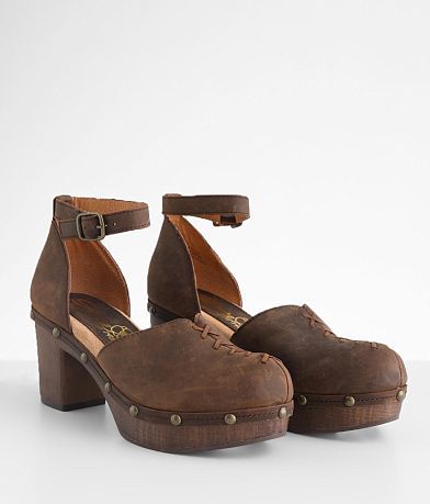 Sbicca Donerail Leather Heeled Clog misc detail 2 view