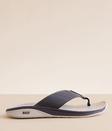 Reef The Deckhand Flip front view
