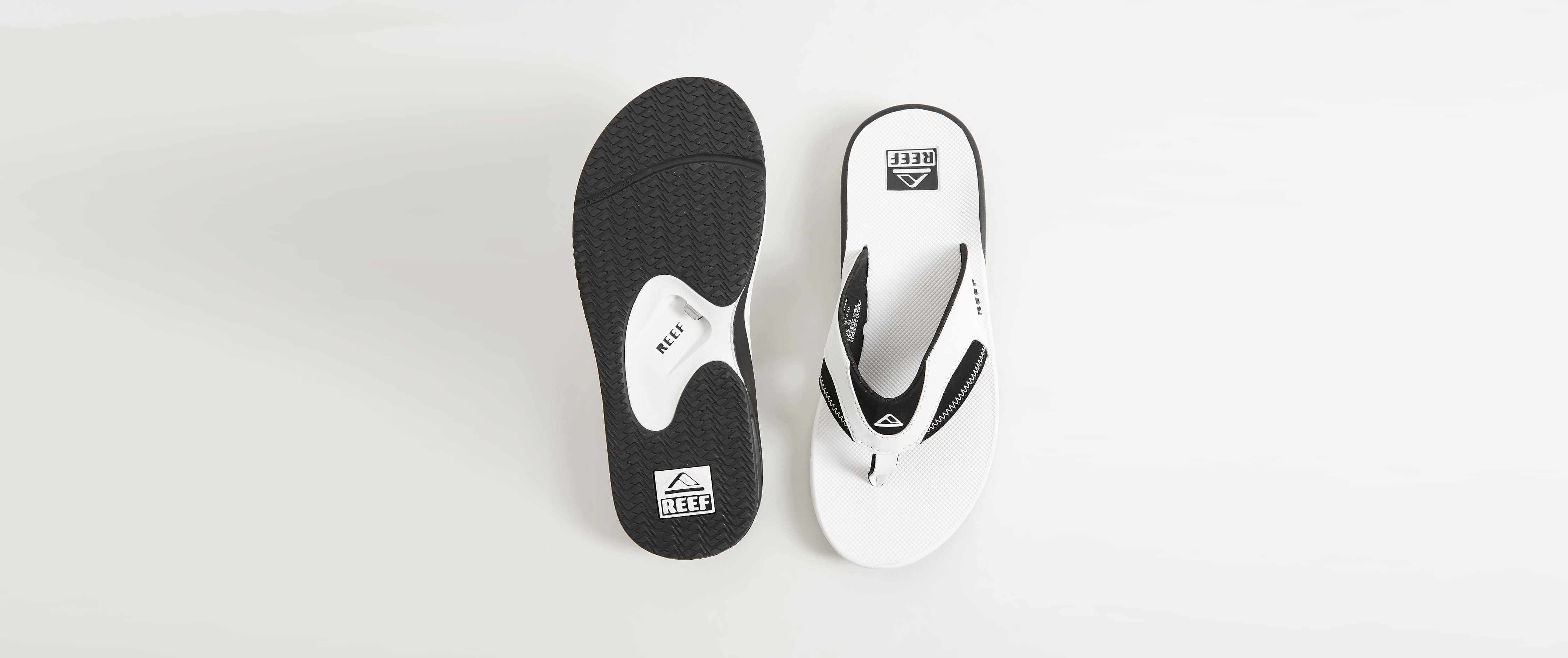 Reef Fanning Flip - Clothing in White Black | Buckle display picture 3