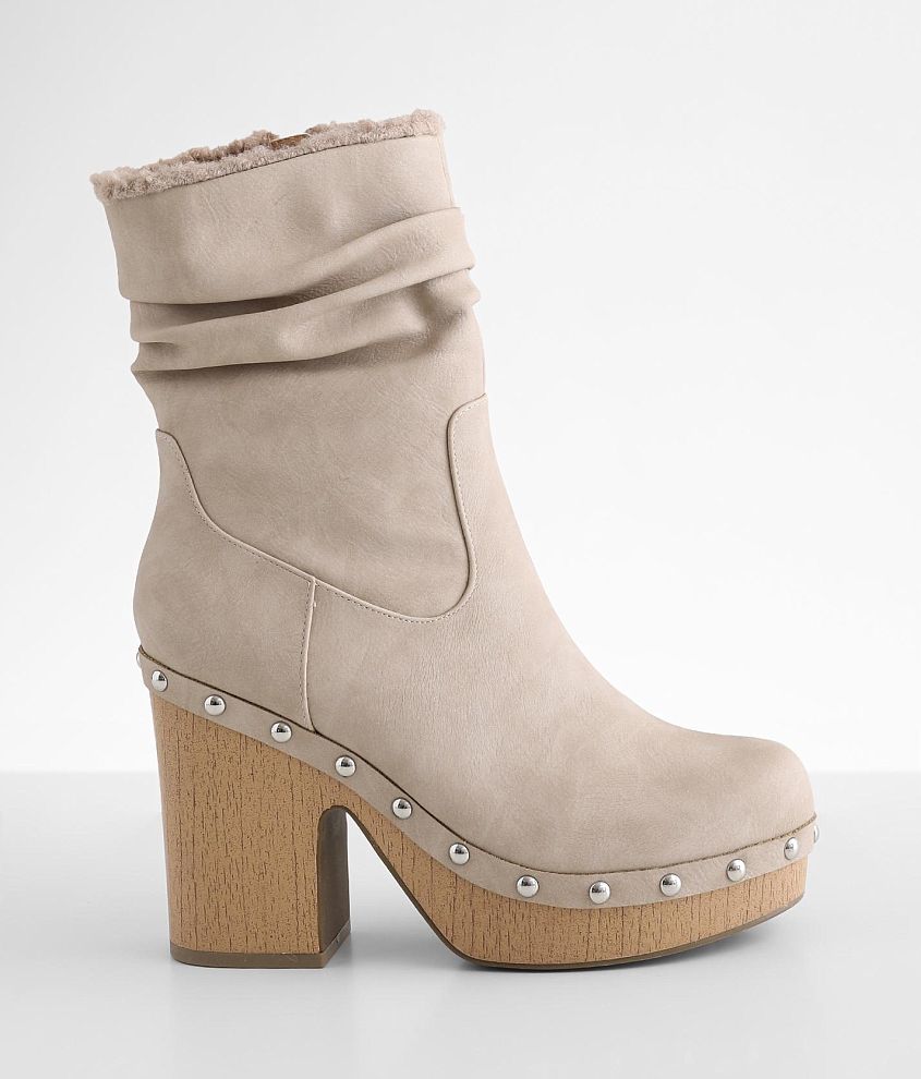 DV by Dolce Vita Cappice Slouchy Boot front view