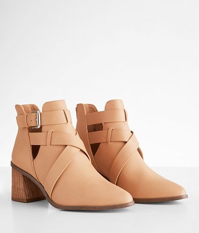 DV by Dolce Vita Drako Ankle Boot misc detail 1 view