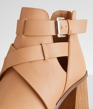 DV by Dolce Vita Drako Ankle Boot misc detail 4 view
