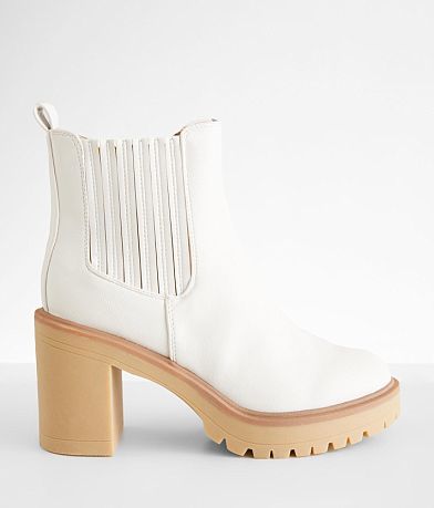 DV by Dolce Vita Jetta Ankle Boot front view