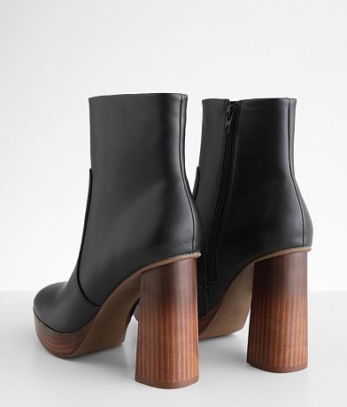 DV by Dolce Vita Marigold Ankle Boot misc detail 3 view