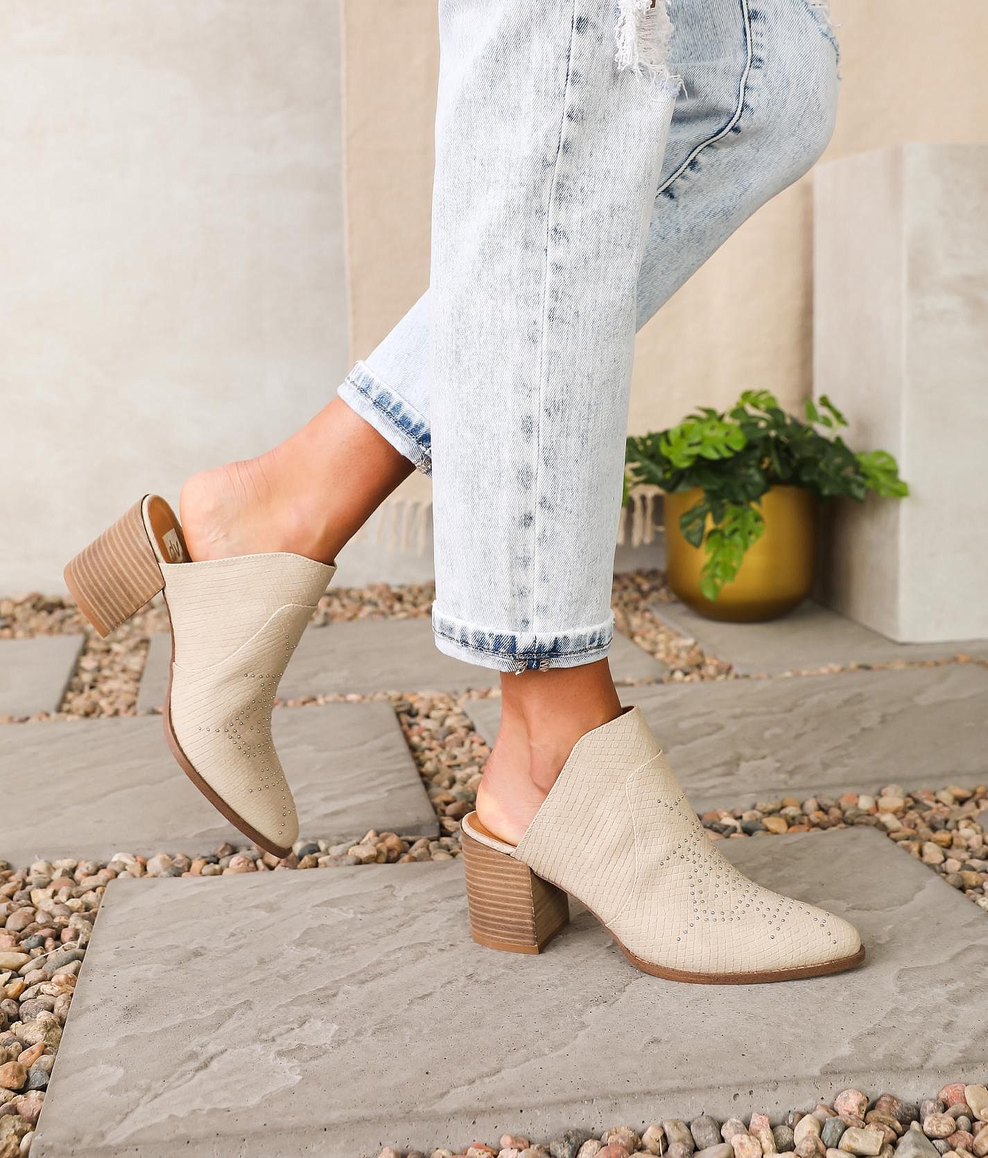 Dolce vita espadrille store mules