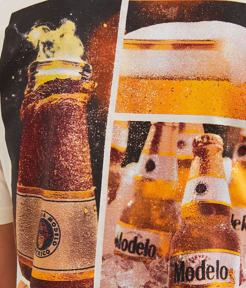 Modelo Bottles T-Shirt