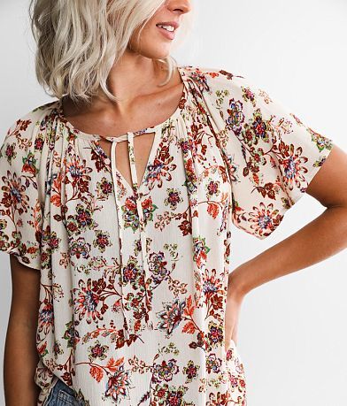 Daytrip Floral Crinkle Top misc detail 1 view