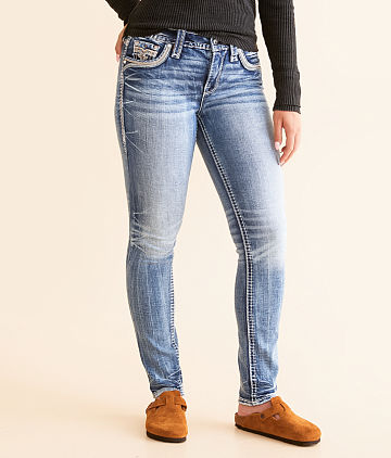 Roseia Mid-Rise Stretch Cuffed Short
