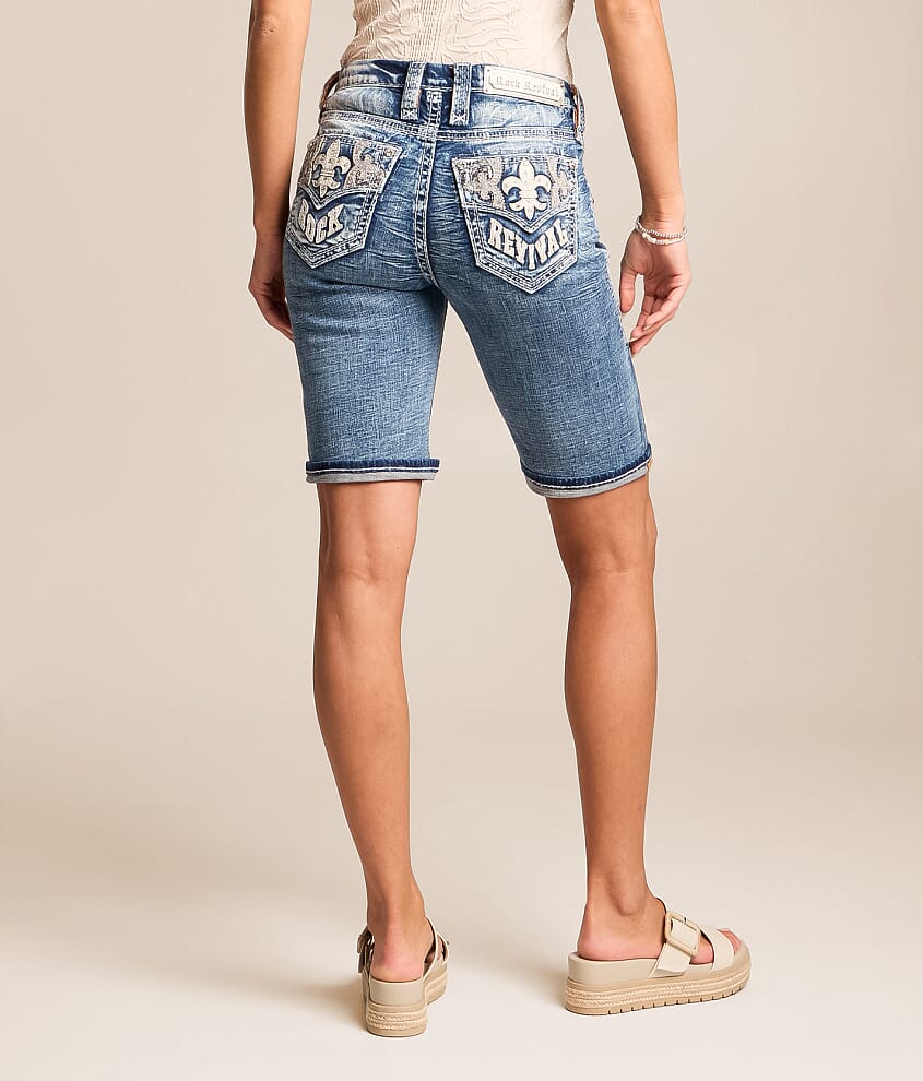 Alyvia Universal Bermuda Short