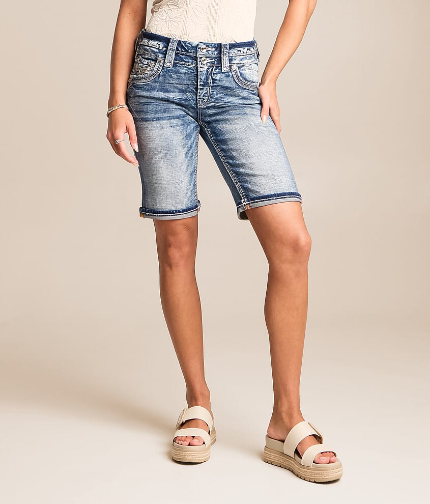 Alyvia Universal Bermuda Short
