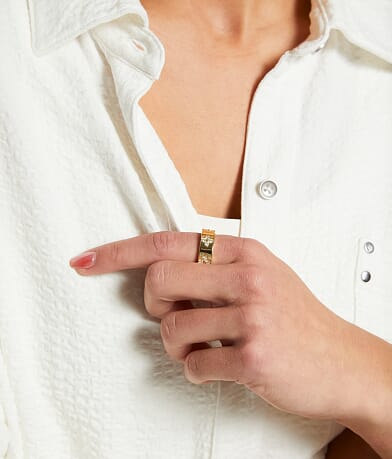 Sahira Jewelry Design Fallon Ring misc detail 1 view
