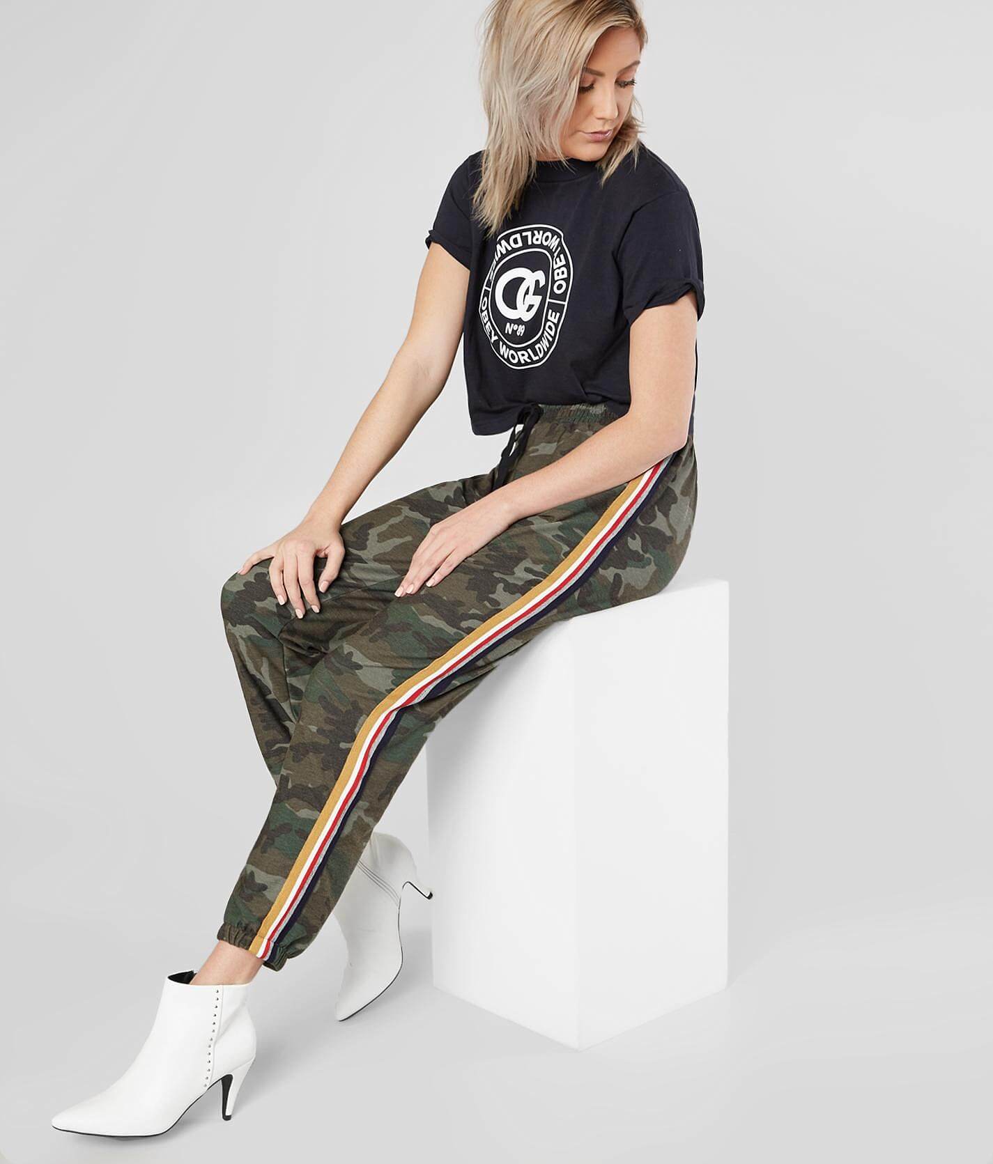 know one cares camo joggers