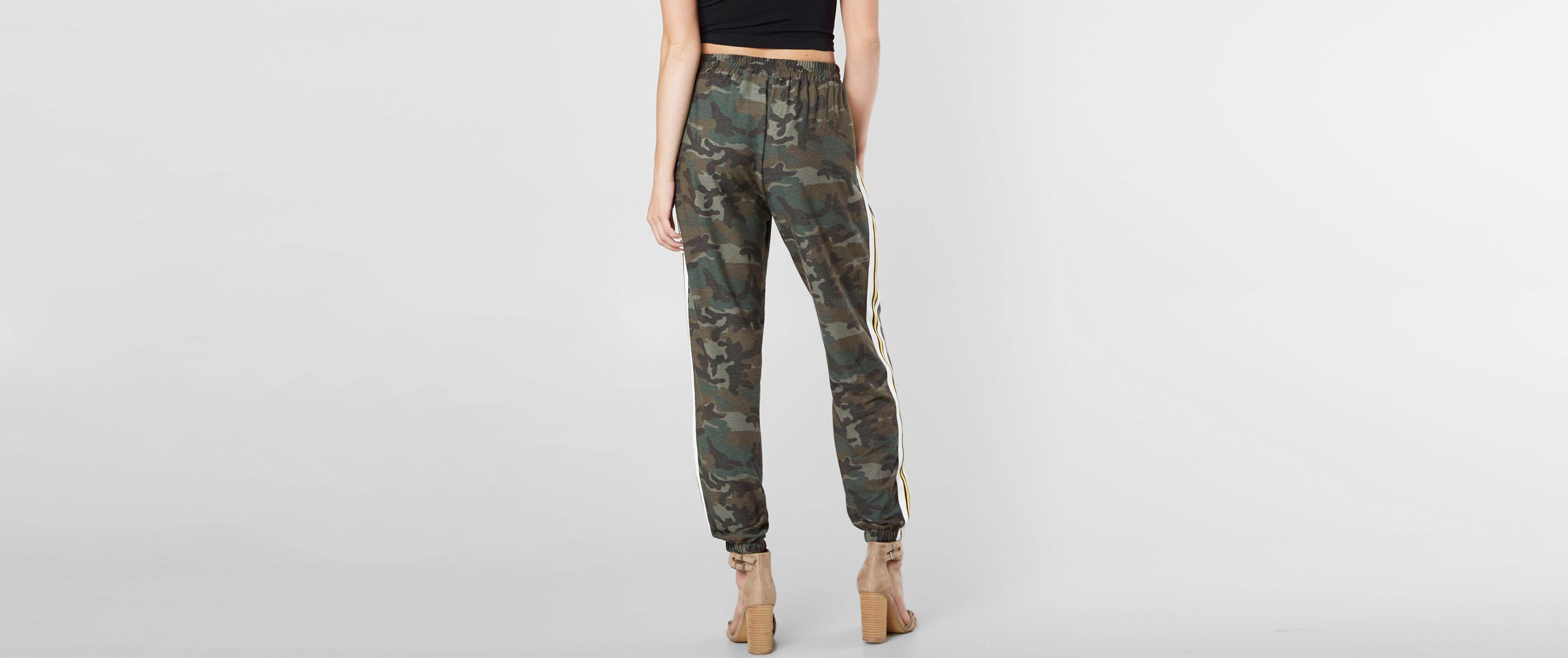 know one cares camo joggers