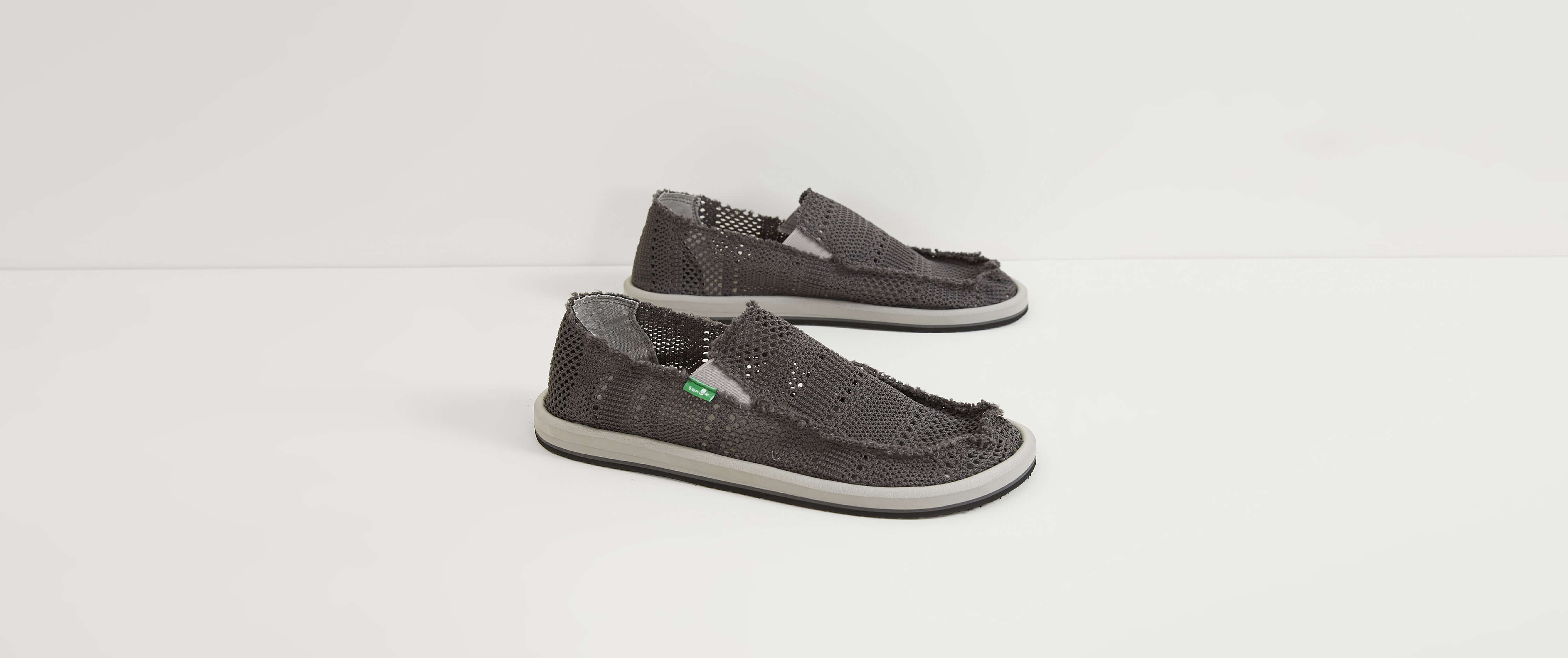 Sanuk Yew Knit Shoe Clothing in Charcoal Buckle