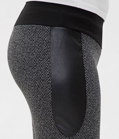 Daytrip Chevron Legging RIGHT_DETAIL