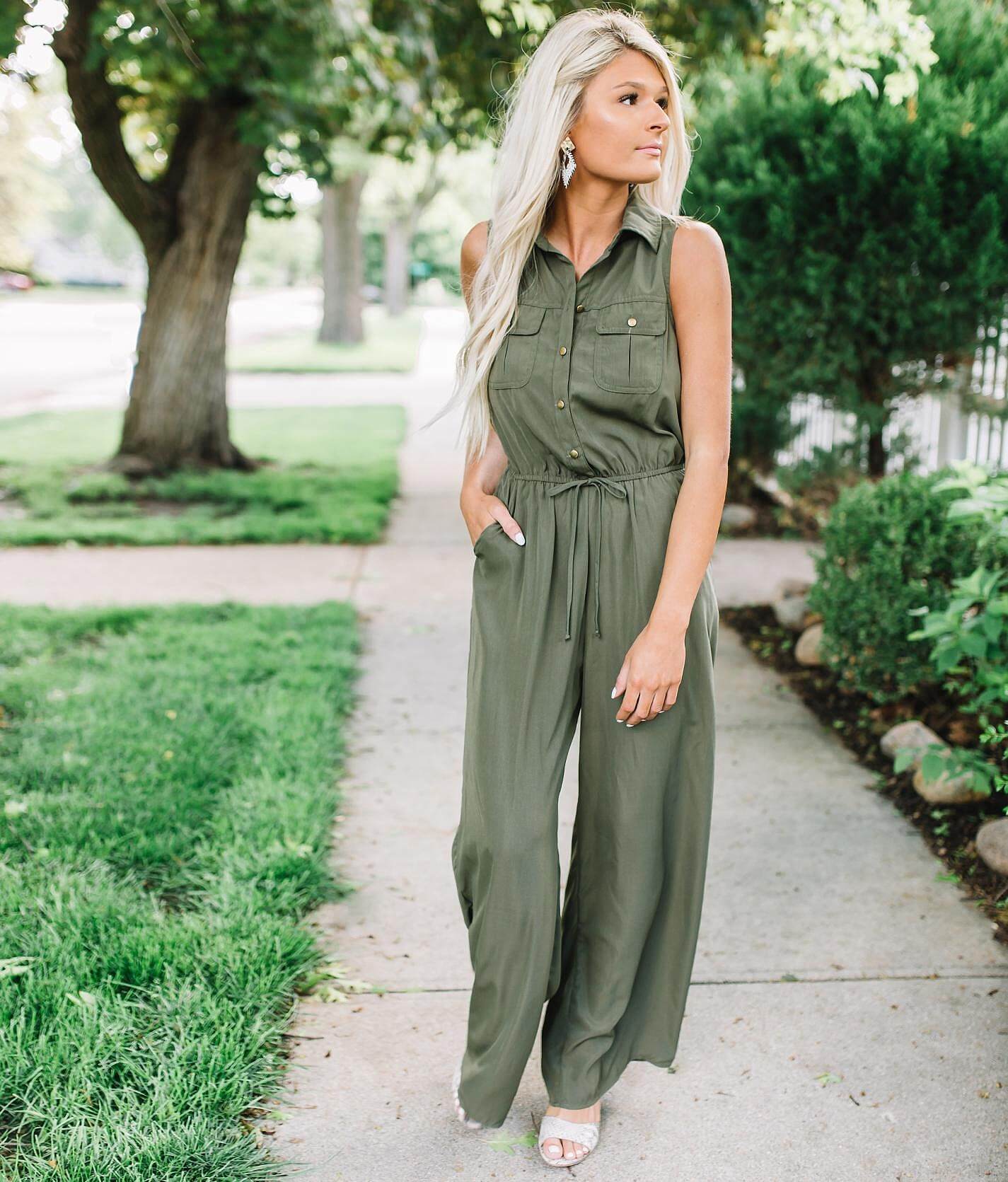 wide leg sleeveless jumpsuit