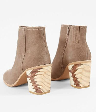 Seychelles Grand Finale Leather Ankle Boot MISC_DETAIL_2