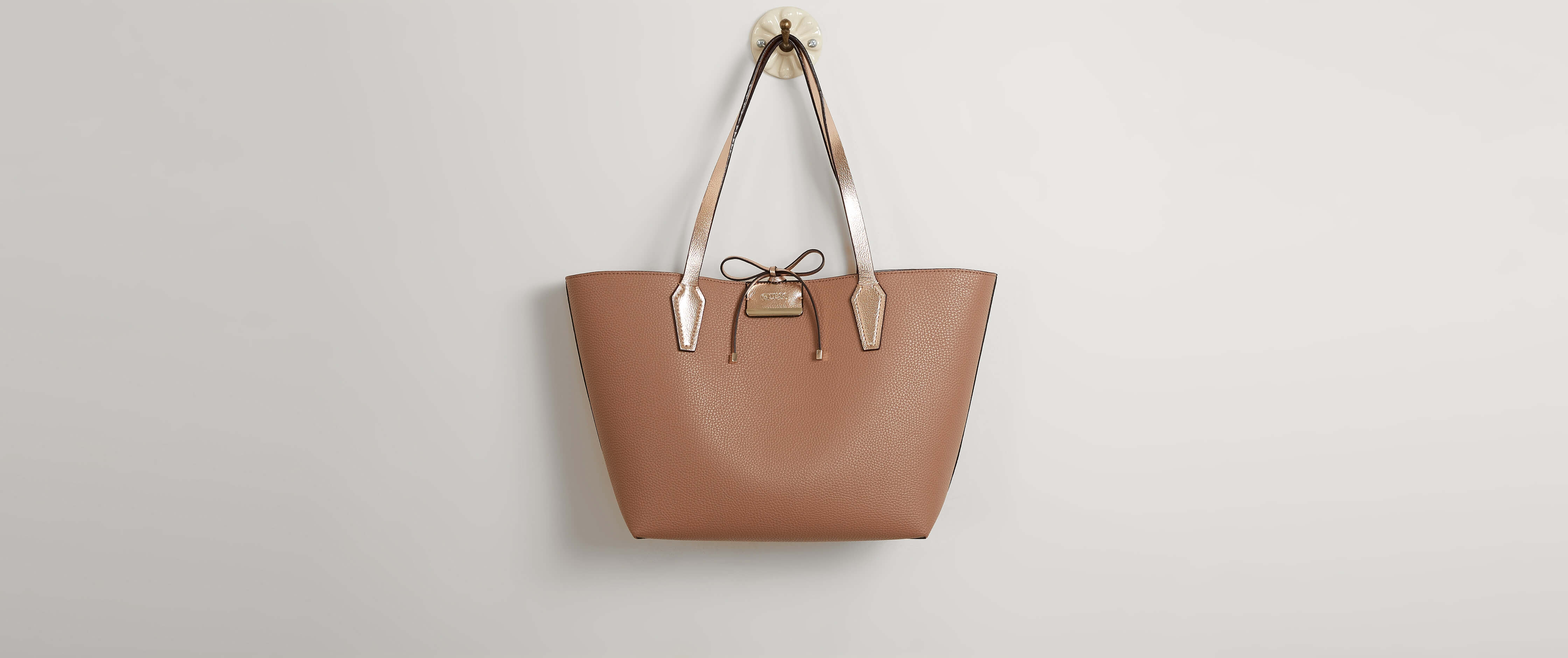 guess bobbi tote bag