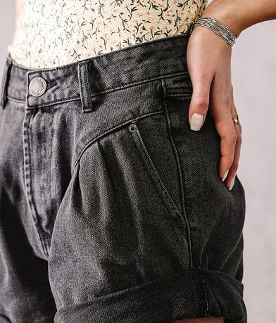 Signature 8 Ultra High Rise Cuffed Short MISC_DETAIL_1