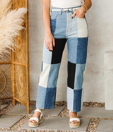 Signature 8 Ultra High Rise Straight Jean front view