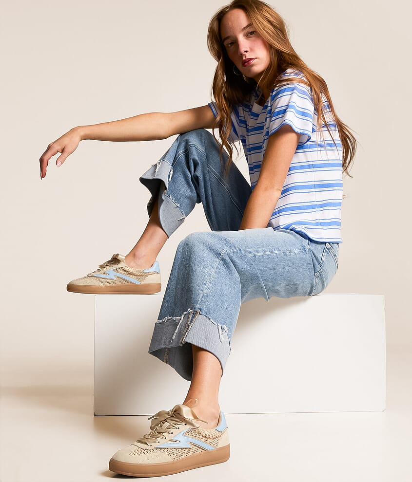 Gia Sneaker