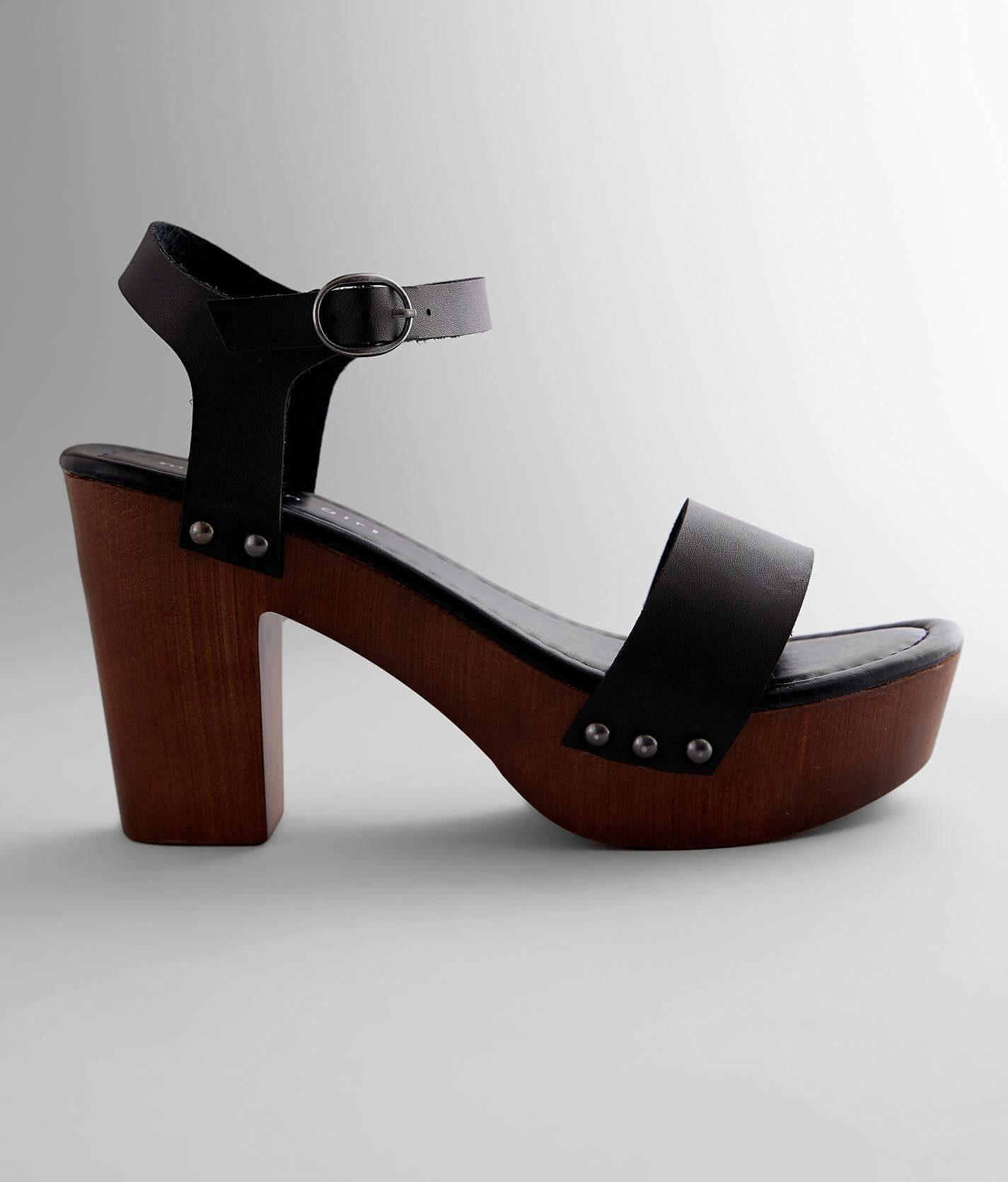 madden girl 2 buckle flatform