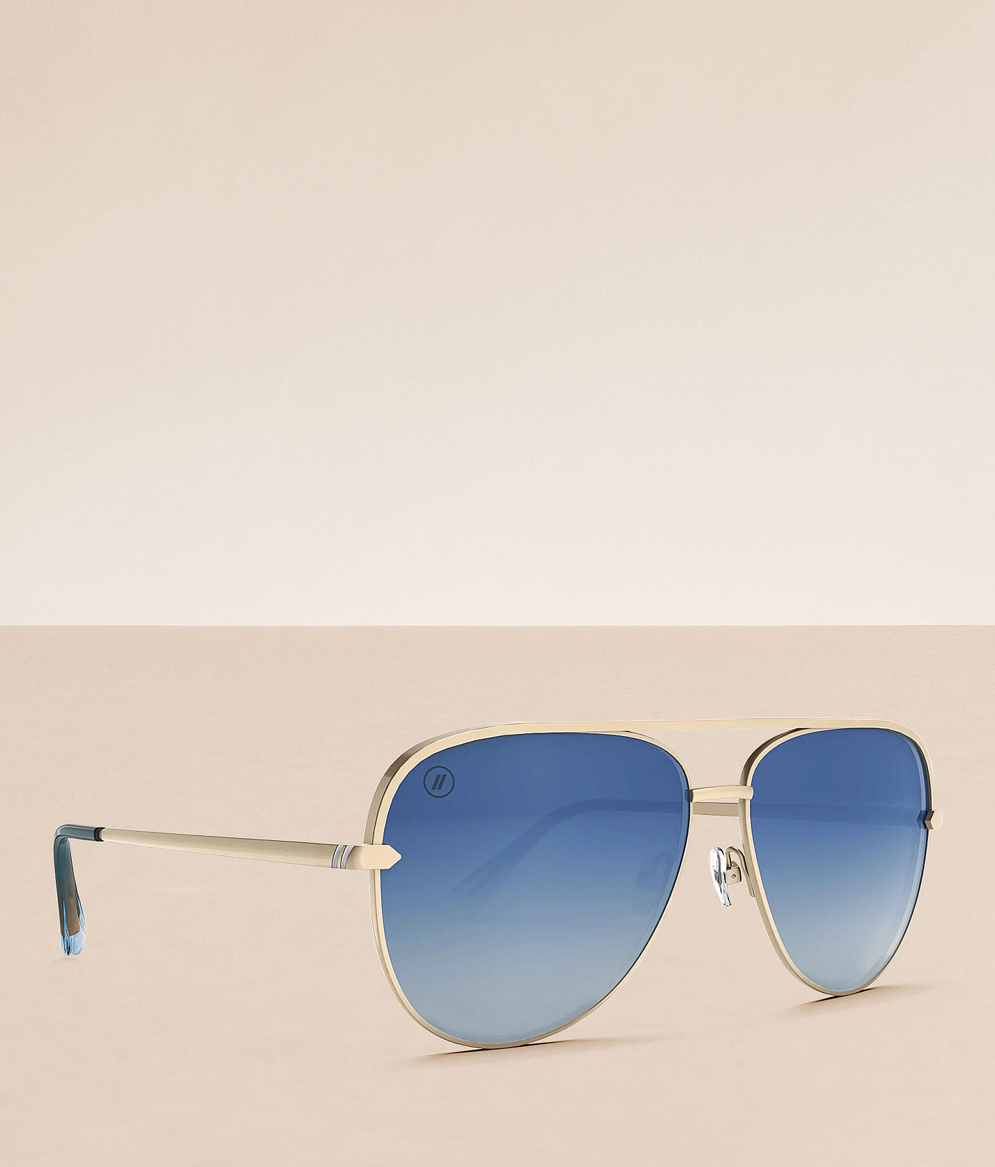Blenders Shadow Aviator Polarized Sunglasses - Men display picture 1