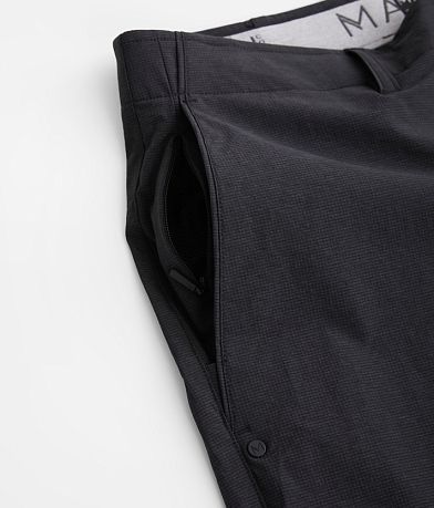 Maven Co-op Essential Performance Stretch Short misc detail 1 view