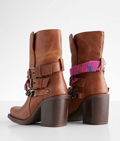 Steve Madden Cash Leather Ankle Boot MISC_DETAIL_2