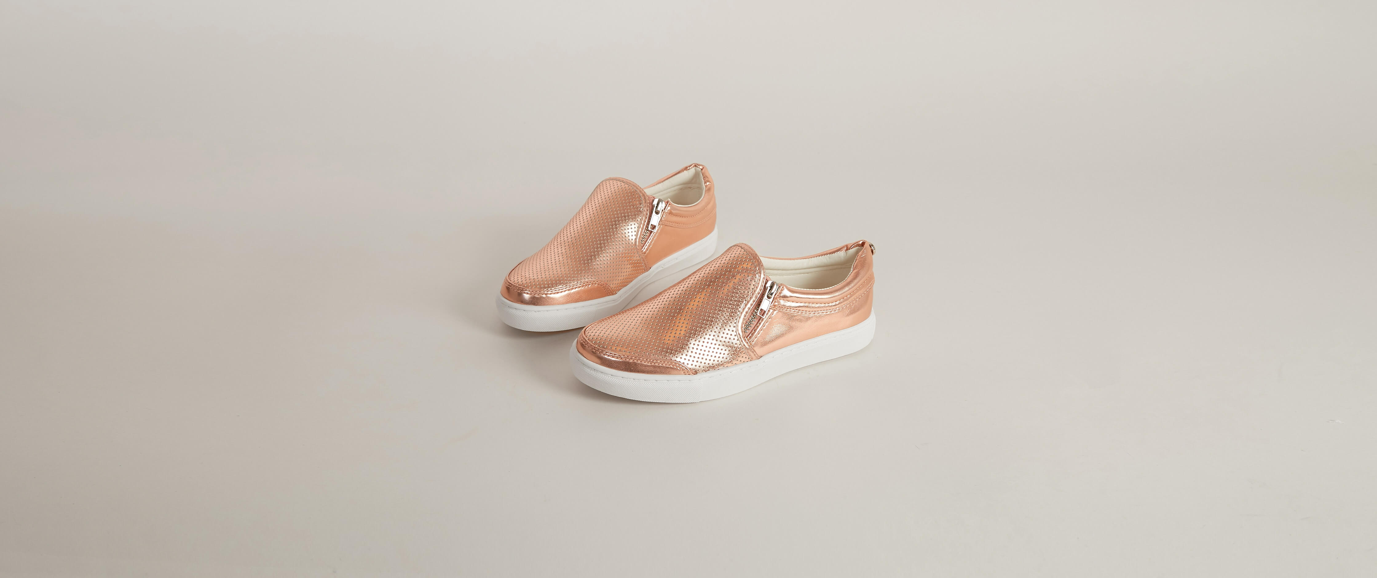 Steve Madden Ellias Shoe Women's Shoes in Rose Gold Buckle