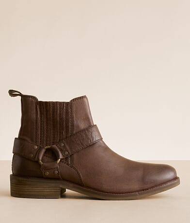 Steve Madden Wabash Harness Leather Chelsea Boot front view