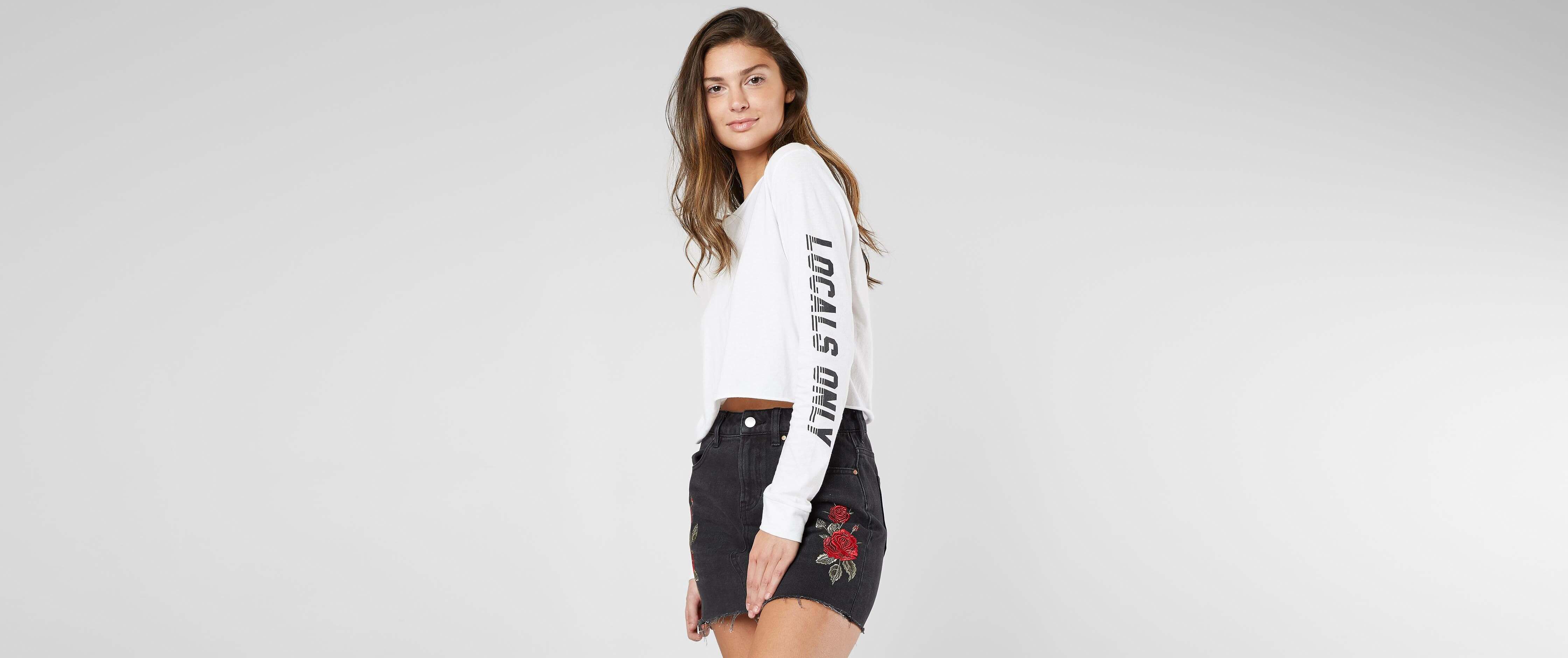 Image of KENDALL + KYLIE Los Angeles Cropped T-Shirt