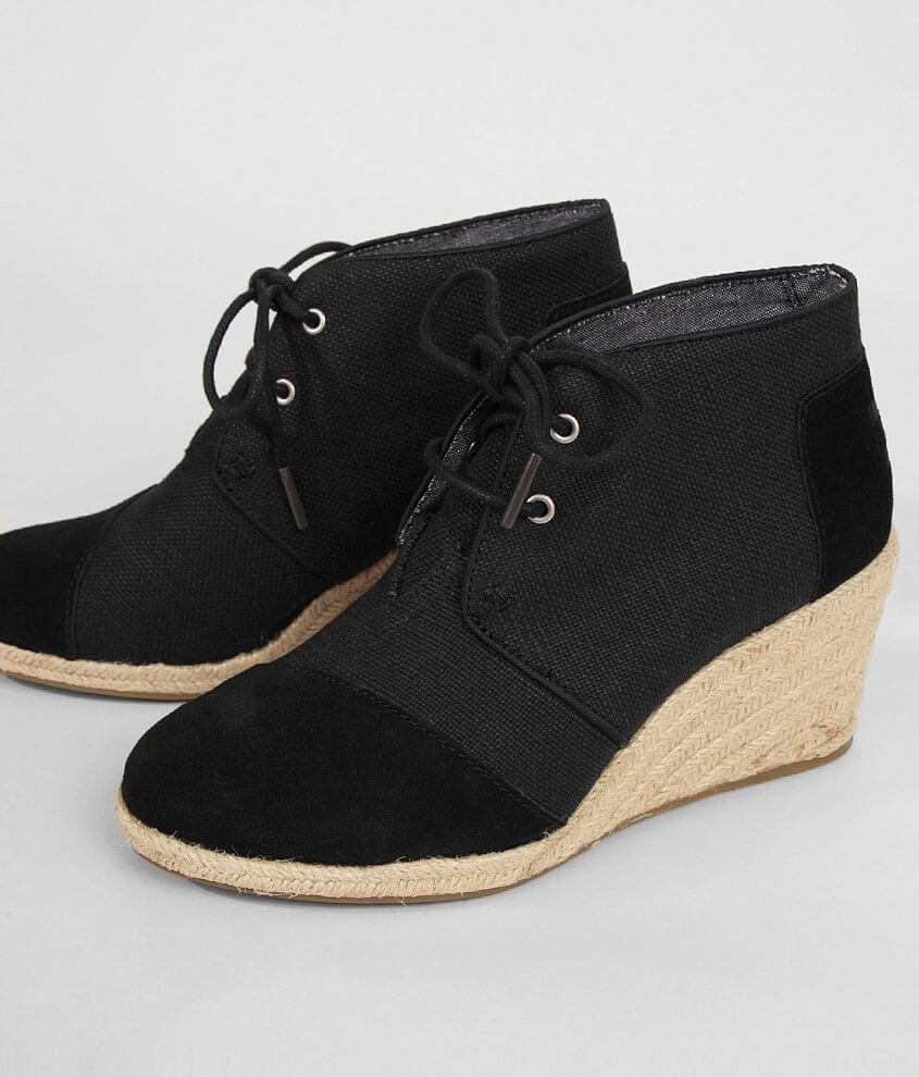 TOMS Lace-Up Shoe - Shoes in Black | Buckle
