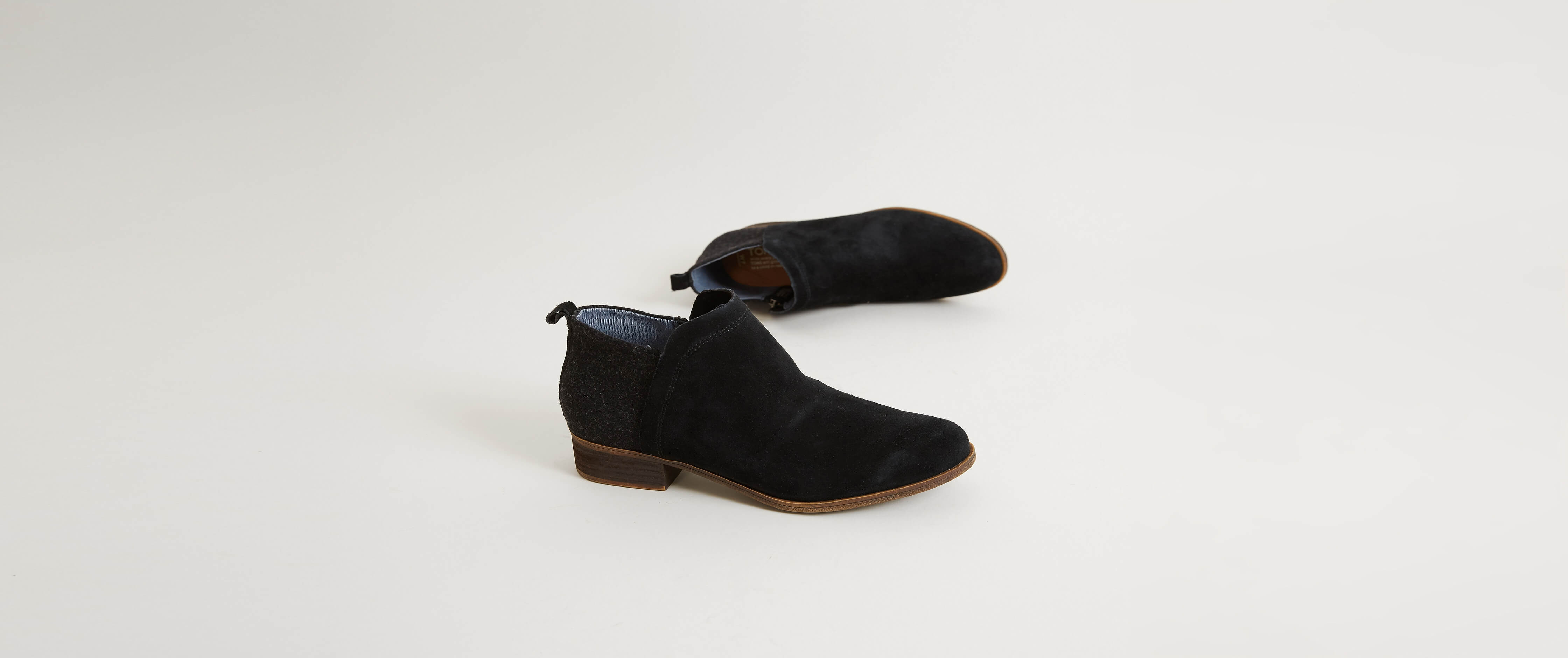 toms deia black