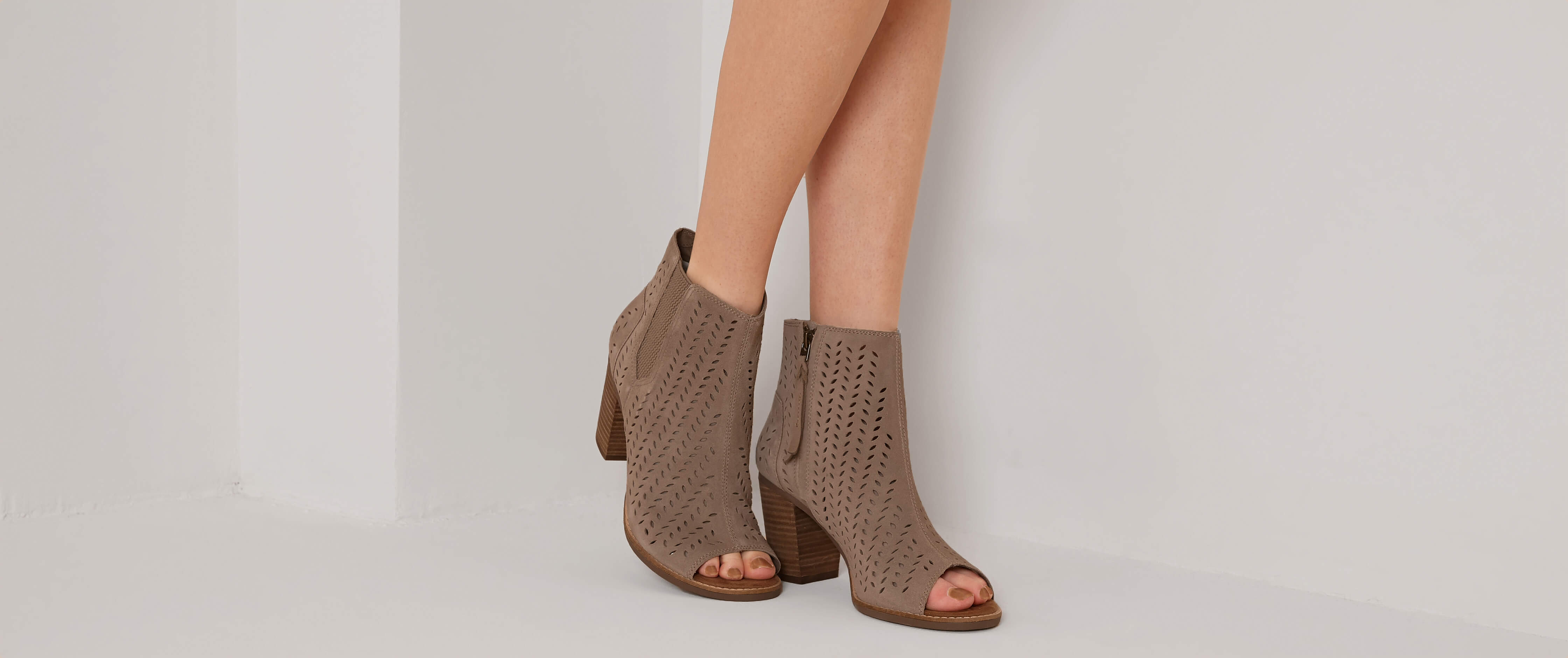 toms majorca sandal desert taupe