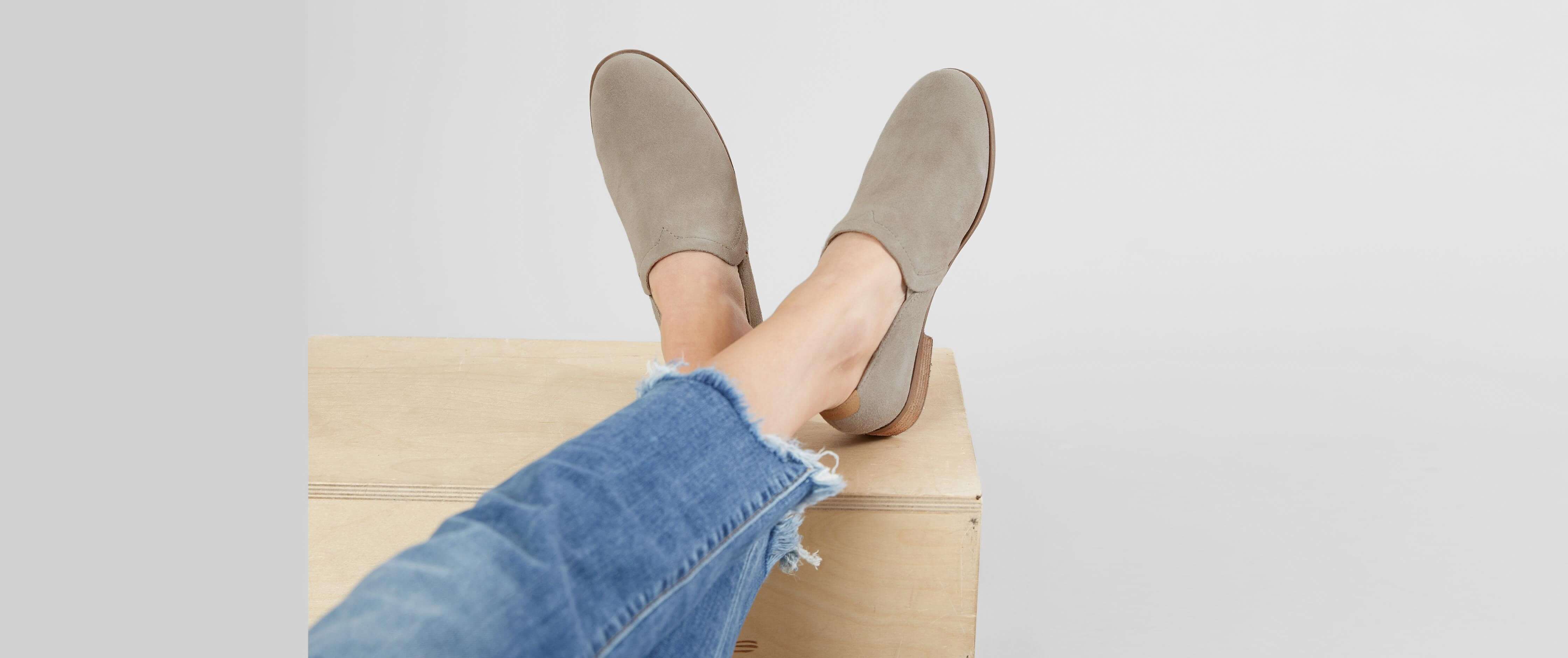 toms shaye desert taupe