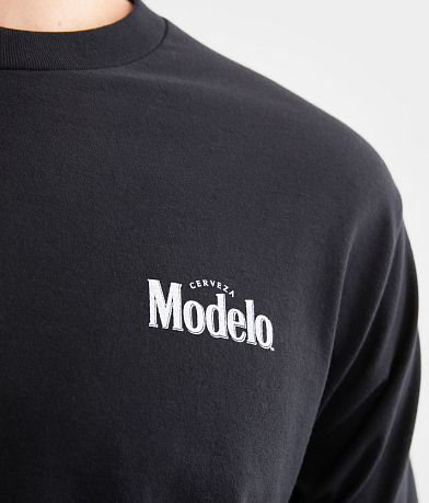 tee luv Modelo&#174; Bottle Cap T-Shirt MISC_DETAIL_1