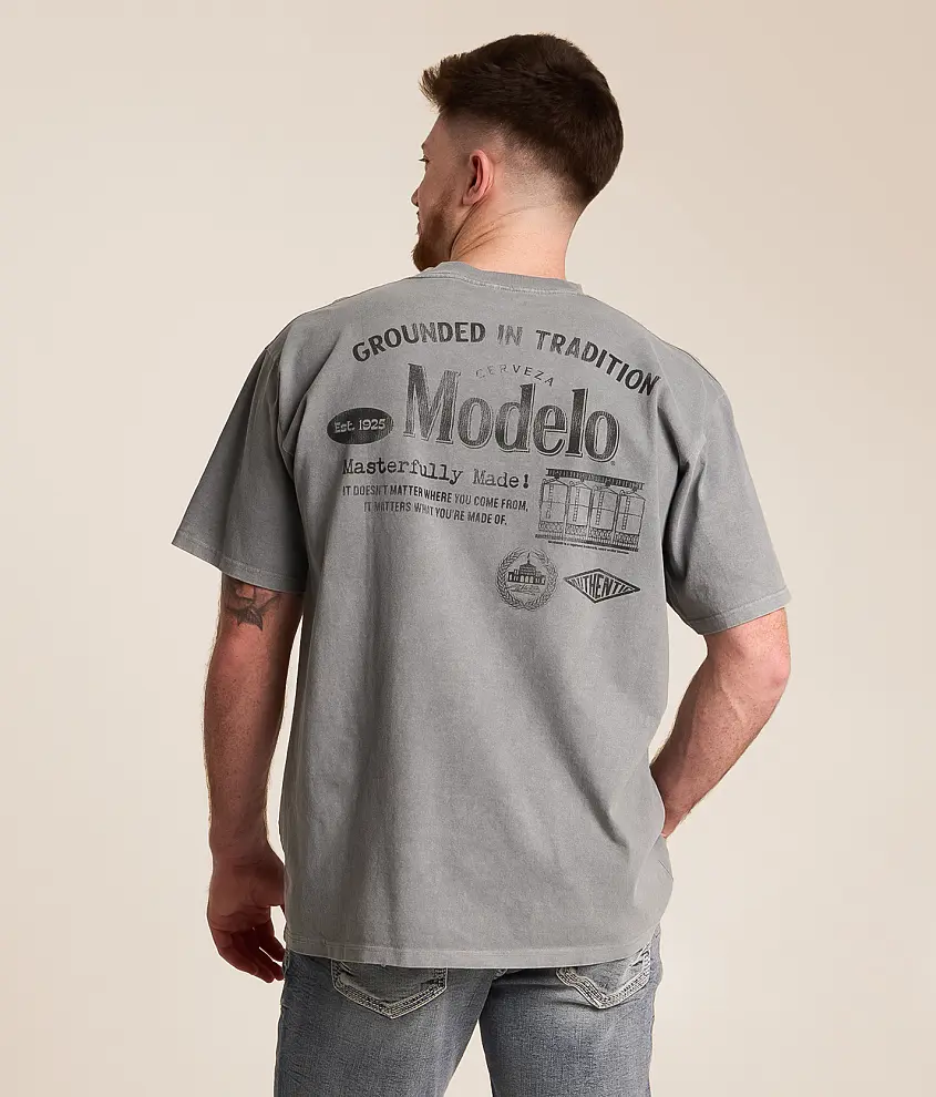 Modelo Tradition T-Shirt