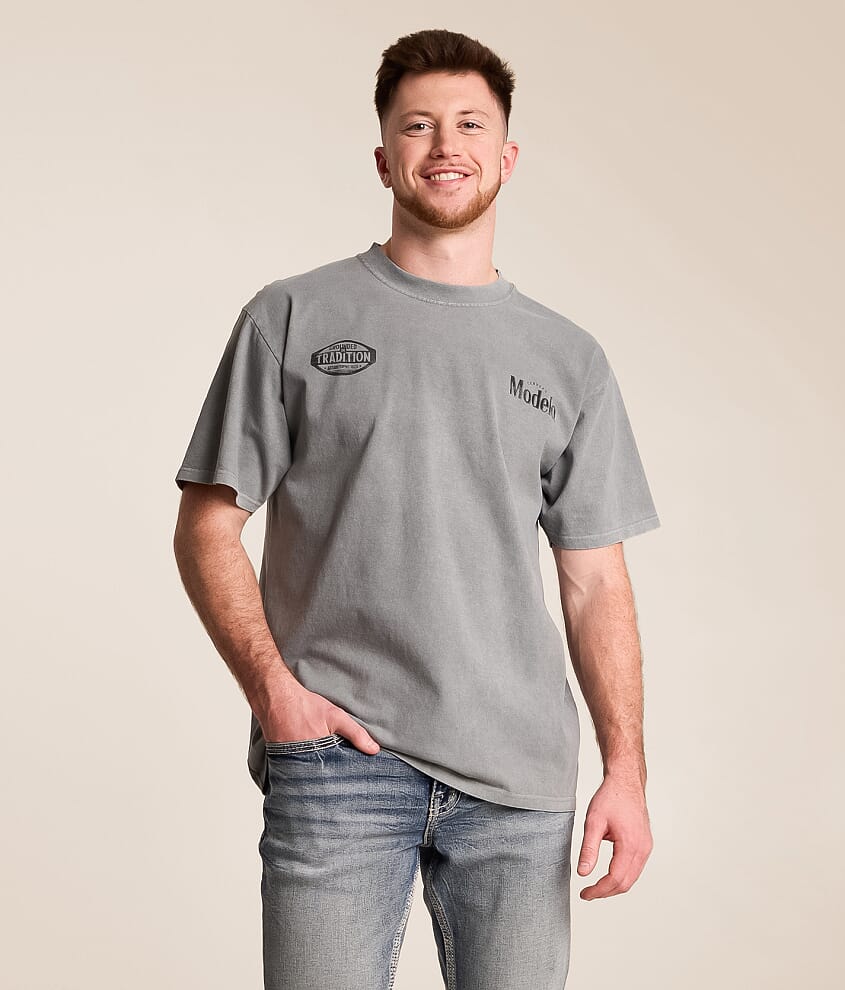 Modelo Tradition T-Shirt