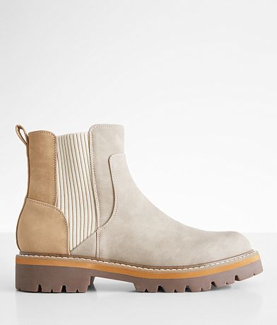 Bullboxer B-52 Ankle Lug Boot front view