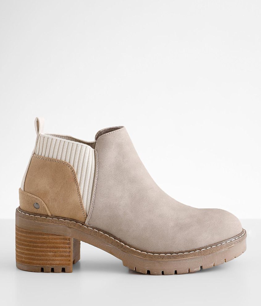 B 52 Ankle Boot