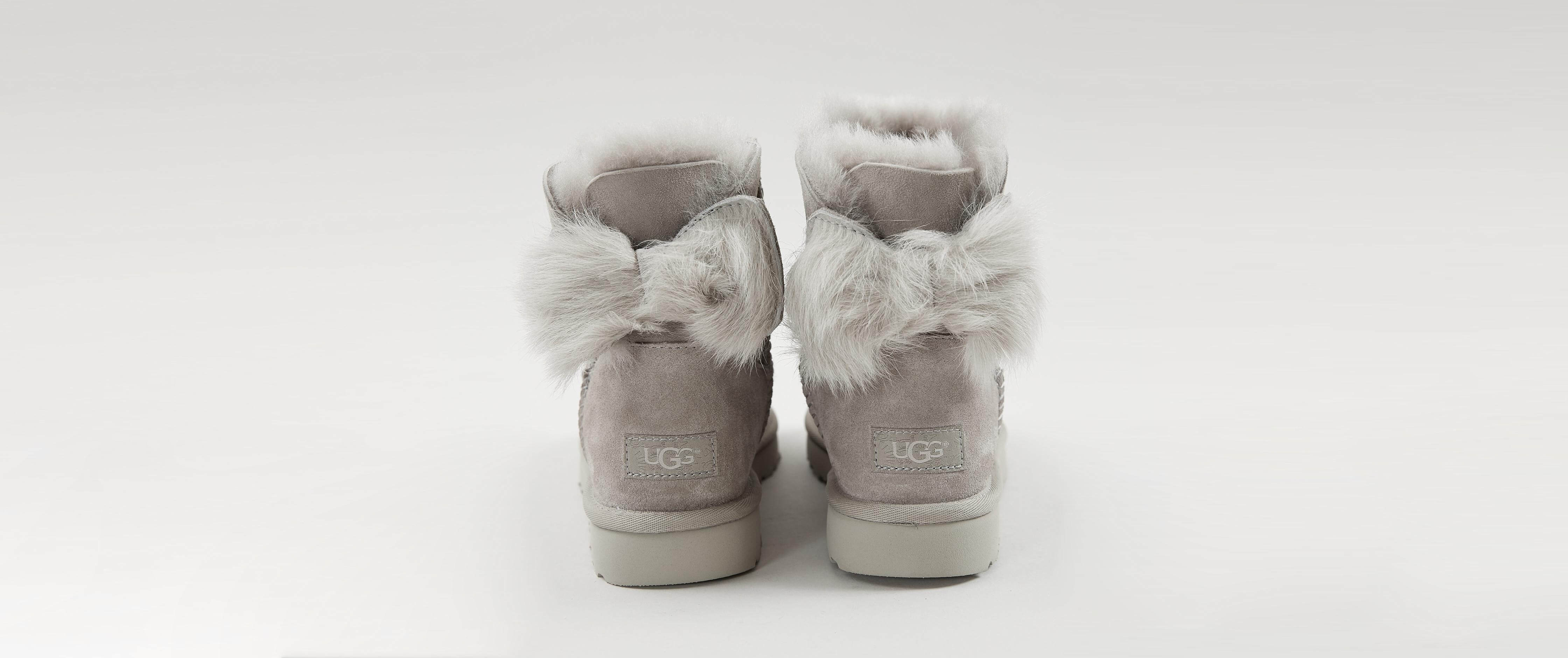 fluff bow mini ugg