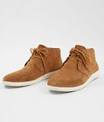 UGG® Dustin Chukka Leather Shoe - Men display picture 1