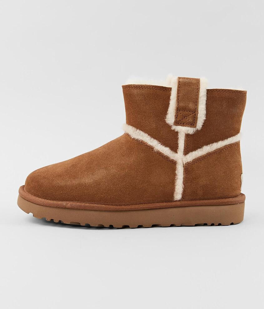 UGG&#174; Classic Mini Spill Seam Boot front view