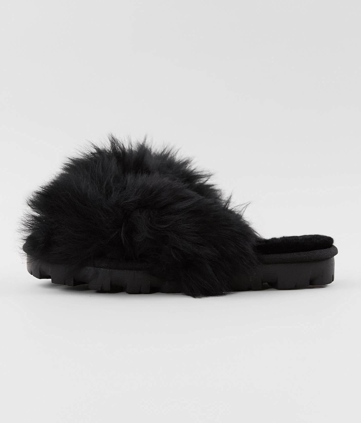 Fuzzy on sale slippers ugg